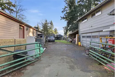 2316 SE 141st Ave, Portland, OR 97233 - Photo 24