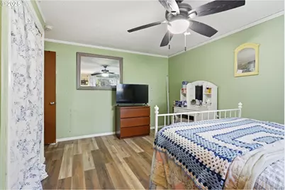 2316 SE 141st Ave, Portland, OR 97233 - Photo 8