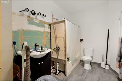 531 E 8th St, The Dalles, OR 97058 - Photo 36