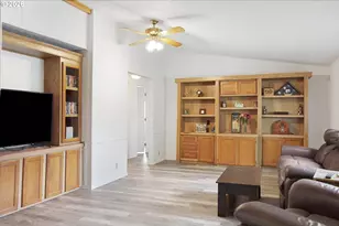 3372 Long St, Sweet Home, OR 97386 - Photo 10