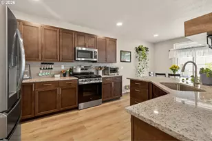 5088 Holly St, Springfield, OR 97478 - Photo 6