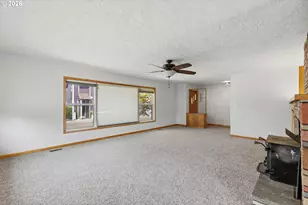 858 N 20th Way, Cornelius, OR 97113 - Photo 10