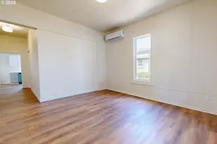 611 SW 3rd St, Pendleton, OR 97801 - Photo 2