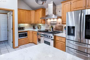 1368 Wimbledon Pl, Springfield, OR 97477 - Photo 10