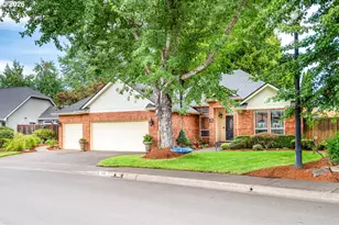 1368 Wimbledon Pl, Springfield, OR 97477 - Photo 2