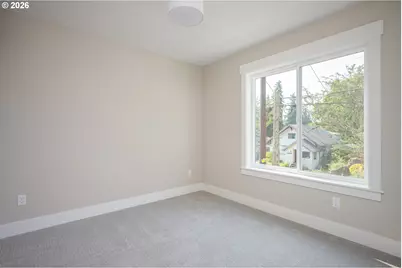 8431 NE Hassalo St, Portland, OR 97220 - Photo 30