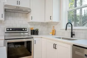 8431 NE Hassalo St, Portland, OR 97220 - Photo 12