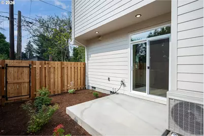 8431 NE Hassalo St, Portland, OR 97220 - Photo 36