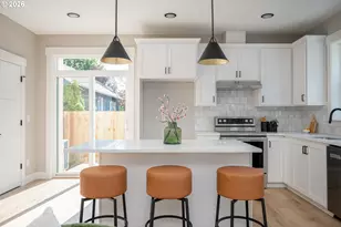8431 NE Hassalo St, Portland, OR 97220 - Photo 10