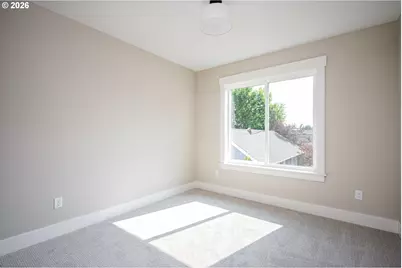 8431 NE Hassalo St, Portland, OR 97220 - Photo 24