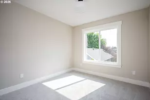 8431 NE Hassalo St, Portland, OR 97220 - Photo 24