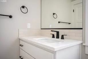 8431 NE Hassalo St, Portland, OR 97220 - Photo 28