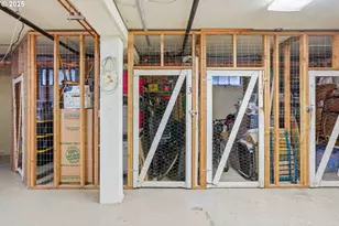 2250 NE Flanders St, Portland, OR 97232 - Photo 20