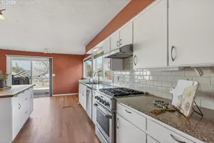 1694 Sunrise Cir NW, Salem, OR 97304 - Photo 16