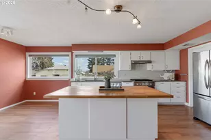 1694 Sunrise Cir NW, Salem, OR 97304 - Photo 12