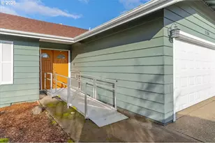 1694 Sunrise Cir NW, Salem, OR 97304 - Photo 4