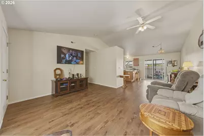 151 NE 15th Ave, Milton-Freewater, OR 97862 - Photo 6