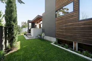 3961 SE Berkeley Way, Portland, OR 97202 - Photo 38