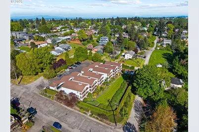 6718 N Richmond Ave, Portland, OR 97203 - Photo 36