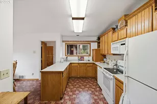 830 Chicago Ave, Bandon, OR 97411 - Photo 6