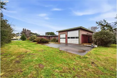 830 Chicago Ave, Bandon, OR 97411 - Photo 2