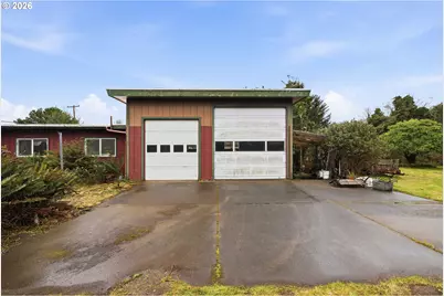 830 Chicago Ave, Bandon, OR 97411 - Photo 32