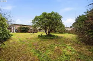 830 Chicago Ave, Bandon, OR 97411 - Photo 38