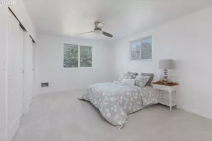 563 SW 4th St, Newport, OR 97365 - Photo 16