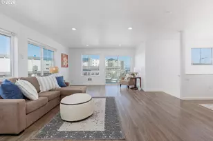 563 SW 4th St, Newport, OR 97365 - Photo 6