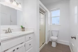 563 SW 4th St, Newport, OR 97365 - Photo 26