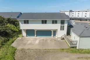 563 SW 4th St, Newport, OR 97365 - Photo 30