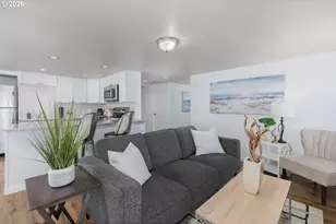 563 SW 4th St, Newport, OR 97365 - Photo 32