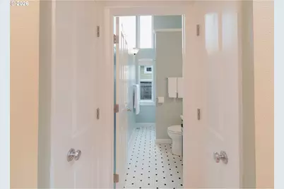 255 23rd St, Astoria, OR 97103 - Photo 12
