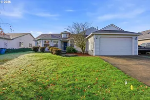 734 E 15th Cir, La Center, WA 98629 - Photo 2