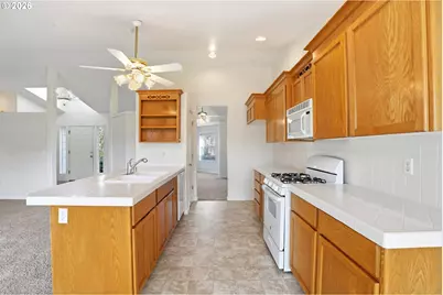 734 E 15th Cir, La Center, WA 98629 - Photo 10