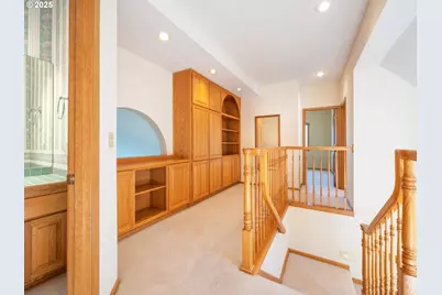 2037 Morning View Dr, Eugene, OR 97405 - Photo 32