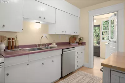 952 C St, Springfield, OR 97477 - Photo 14