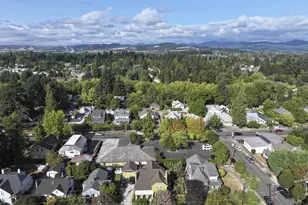 323 SE Cowls St, McMinnville, OR 97128 - Photo 16