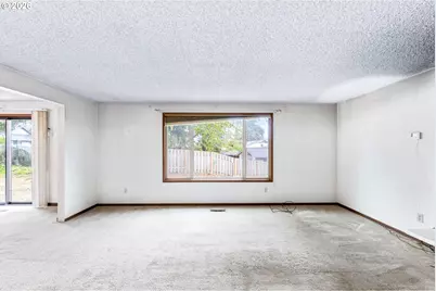635 Collins Crest St, Gladstone, OR 97027 - Photo 10