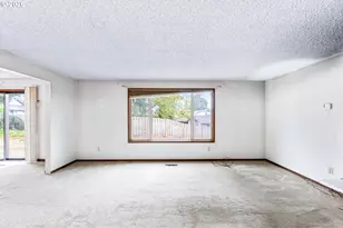 635 Collins Crest St, Gladstone, OR 97027 - Photo 10