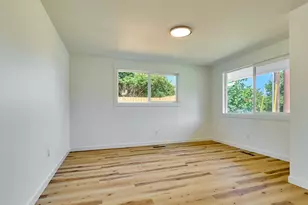 1086 Wilson St, Woodburn, OR 97071 - Photo 4
