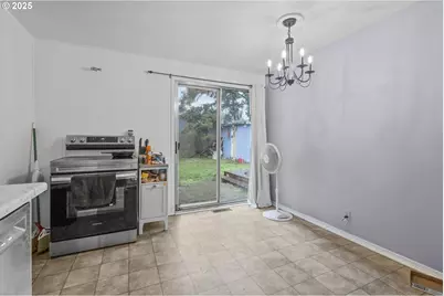 3735 Wilton Ave, Salem, OR 97305 - Photo 8