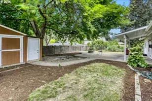 457 NW Yonia Ct, Hillsboro, OR 97124 - Photo 34