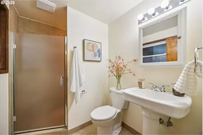 1065 Columbia Ave, Gladstone, OR 97027 - Photo 20