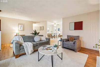 1065 Columbia Ave, Gladstone, OR 97027 - Photo 6