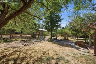 25804 Wiggins Ln, Veneta, OR 97487 - Photo 40