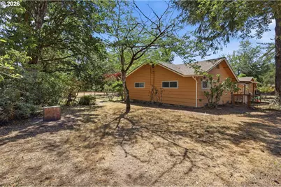 25804 Wiggins Ln, Veneta, OR 97487 - Photo 38