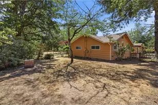 25804 Wiggins Ln, Veneta, OR 97487 - Photo 38