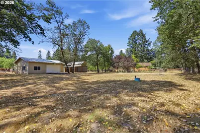 25804 Wiggins Ln, Veneta, OR 97487 - Photo 32