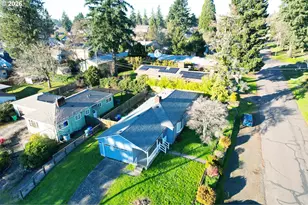 8647 NE Schuyler St, Portland, OR 97220 - Photo 30